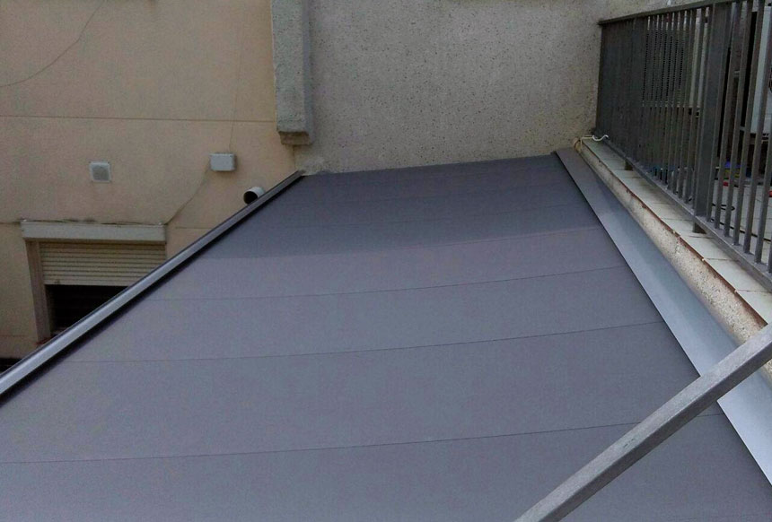 Los toldos veranda y la protección de los techos de vidrio